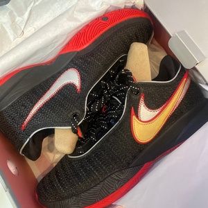 Lebron XX black/university red